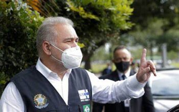 Queiroga se descontrola e cobra jornalista da Globo com dedo em riste