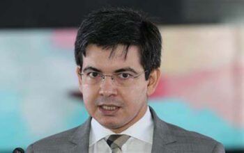 Randolfe anuncia que protocolou pedido de nova CPI da Covid no Senado