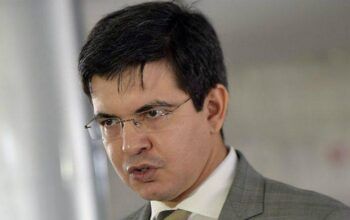 Randolfe pede que STF responsabilize Bolsonaro por desobediência