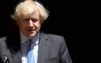 Revelação de festinha antes de funeral agrava crise para Boris Johnson