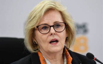 Rosa Weber envia à PGR ação contra Bolsonaro e Queiroga