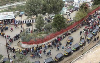 Tumulto em santuário na Índia deixa ao menos 12 mortos