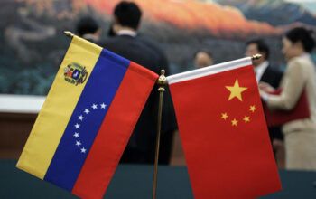 Venezuela e China acordam ampliar cooperação científica e tecnológica