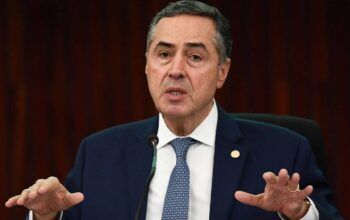 Barroso alerta sobre possibilidade de ataque ao sistema eleitoral: “Odeiam o Brasil”