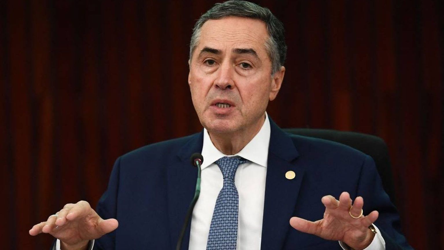 Barroso alerta sobre possibilidade de ataque ao sistema eleitoral: “Odeiam o Brasil”