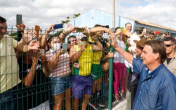 Em visita ao Nordeste Bolsonaro diz que não errou na pandemia; Brasil tem 634 mil mortes