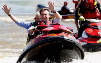 Férias de fim de ano de Bolsonaro custaram R$ 900 mil aos cofres públicos