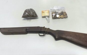 Homem com arma de fogo e drogas no município de Iranduba