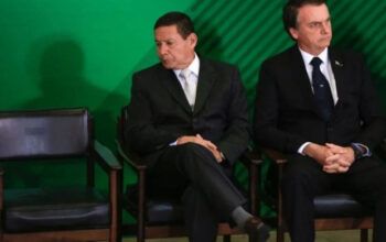 Mourão confirma que não será vice de Bolsonaro nas eleições de 2022