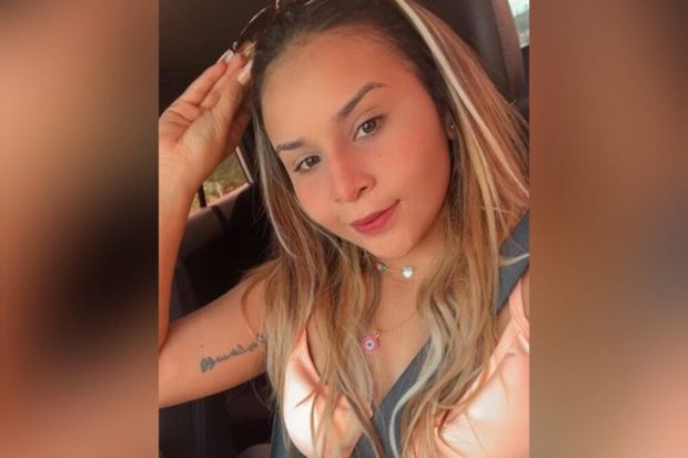 Mulher morre carbonizada após carro capotar e pegar fogo na AM-010