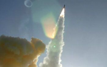 Navios civis russos são atacados a mísseis pela Ucrânia, diz Moscou