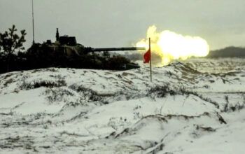 Tensão na Europa - Rússia anuncia fim de manobras militares em região da Ucrânia