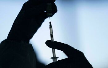 Variante Ômicron faz infecções por Covid crescerem 38,7% no Brasil