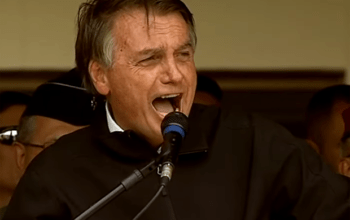 VÍDEO: Bolsonaro xinga Fátima Bezerra, PT e solta palavrão no interior do RN