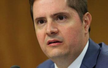 AGU tenta reverter ordem de Moraes de bloquear do Telegram