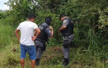 Bizarro - corpo de bebê é encontrado sendo devorado por animais em lixeira em Itacoatiara