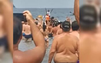 Bolsonaro é vaiado na Baixada Santista: 'vai trabalhar, vagabundo!' (vídeo)