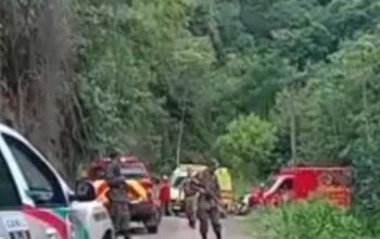 Caminhão do exército sofre acidente grave; duas pessoas morreram e outras 39 estão feridas