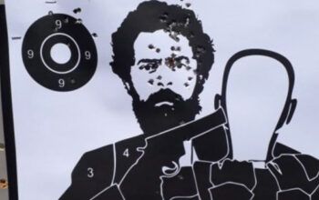 Clubes de tiro bolsonaristas estampam imagem de Lula como alvo