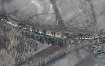 Imagens de satélites mostram tanques russos se aproximando de Kiev