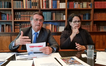 PF abre inquérito contra Bolsonaro por associar vacina da Covid à aids