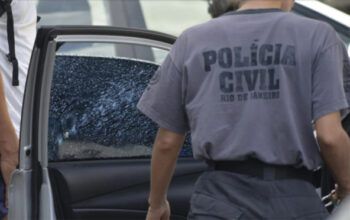 Policial civil é encontrado morto dentro de carro