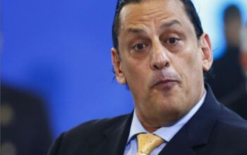 Réu por racismo, advogado de Bolsonaro questiona vítima: “Falsa negra”