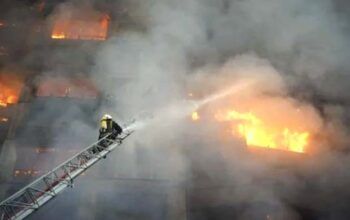 Rússia bombardeia escola onde estavam abrigadas 400 pessoas na Ucrânia