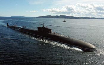 Rússia inicia exercícios com submarinos nucleares e lança-mísseis