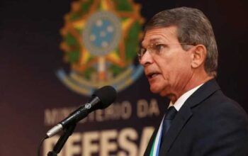 Silva e Luna diz que não vai abandonar comando da Petrobrás