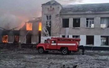 Ucrânia: ataque com míssil atinge escola, mata 21 pessoas e fere 25