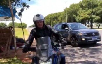 Fornecedora do Exército patrocina motociata de Bolsonaro