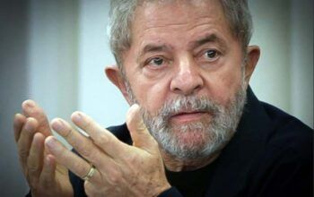 Lula critica motociata de Bolsonaro: “combustível caro com dinheiro público enquanto o povo sofre”