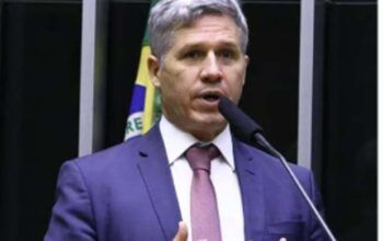 Paulo Teixeira diz que PT vai acionar a Justiça após a motociata de Bolsonaro