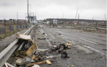 Ucrânia diz que achou 410 corpos na região de Kiev após saída russa