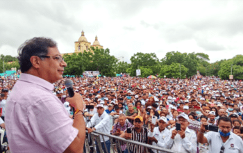 Colômbia terá 2º turno entre esquerdista Petro e populista de direita Hernández