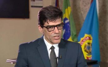 Ex-superintendente da PF no Amazonas diz que Bolsonaro tirou autonomia que PT deu à instituição