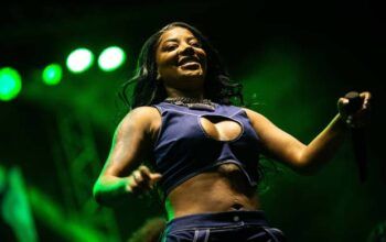 Holiday quer punir Ludmilla por ter feito “L” durante show na Virada Cultural em São Paulo