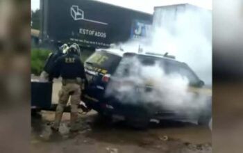 Vídeo: homem morre sufocado em “câmara de gás” dentro de carro da PRF