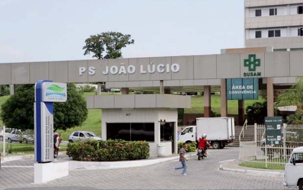 Adolescente de 15 anos é esfaqueada 17 vezes porque não aceitou namorador com menino de 14 anos