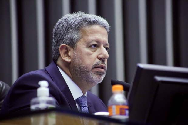 Arthur Lira afasta deputado do PT e dá posse a bolsonarista antes de julgamento do STF