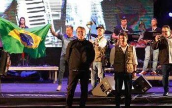 Bolsonaro é vaiado durante passagem no São João de Caruaru; veja vídeo