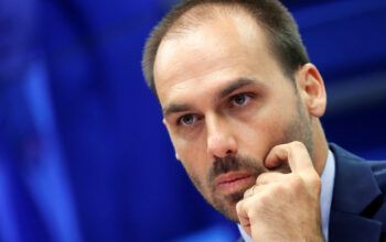 Eduardo Bolsonaro se desespera com vitória de Petro na Colômbia: "Não é mais pelo Brasil"