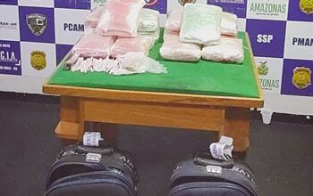 Mulheres são presas em Coari com 17kg de maconha; a droga era transportada na lancha “Puma”