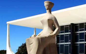 STF envia à PGR quarto pedido para investigar Bolsonaro