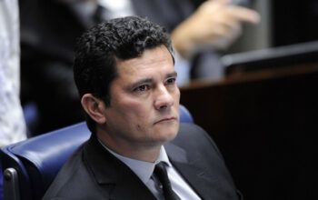 Suspeito e fraudador de domicílio, Moro faz mimimi e é massacrado nas redes