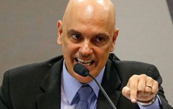 Moraes dá dois dias para Bolsonaro se manifestar sobre acusação de proferir discurso de ódio