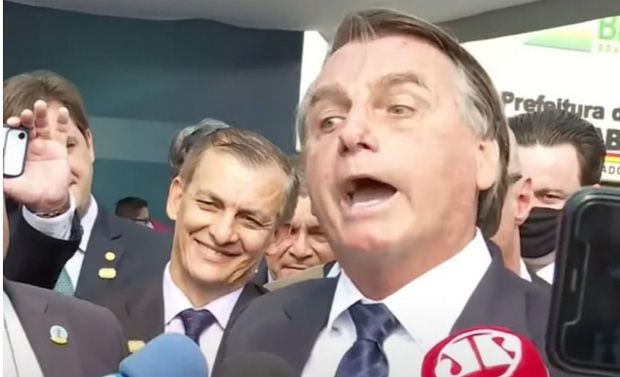 Bolsonaro nega ser misógino; veja algumas de suas agressões às mulheres