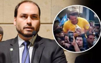Carlos Bolsonaro faz primeira postagem após assassinato por bolsonarista e lembra suposta facada