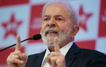 Lula diz que Bolsonaro mente sobre nossa democracia; "É uma pena que o Brasil não tenha um presidente"